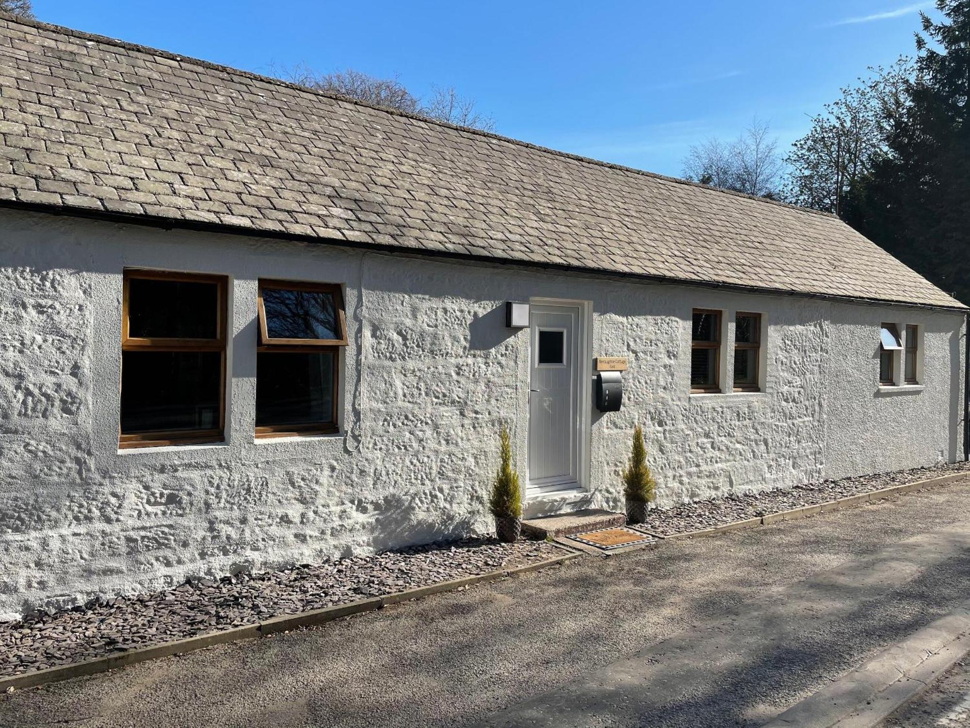 Terraughtie Cottage East-Uk31767 Terreglestown Exterior photo